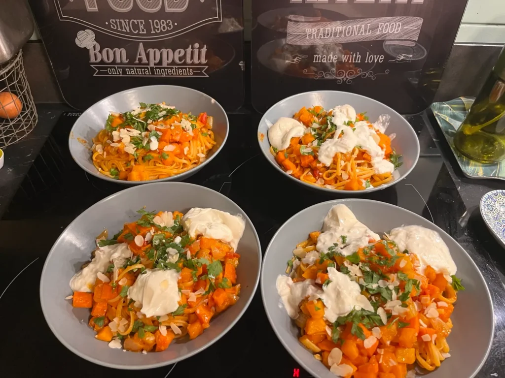 Quatre portions préparées à partir d’une recette HelloFresh